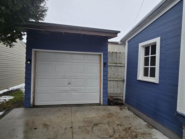 505 ST CLAIR STREET, Manitowoc, WI 54220