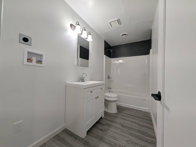 5526 N State Road, Alma, MI 48801