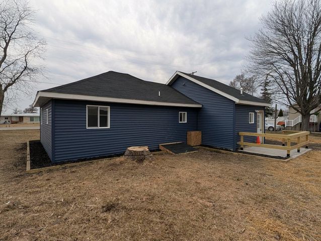 5526 N State Road, Alma, MI 48801