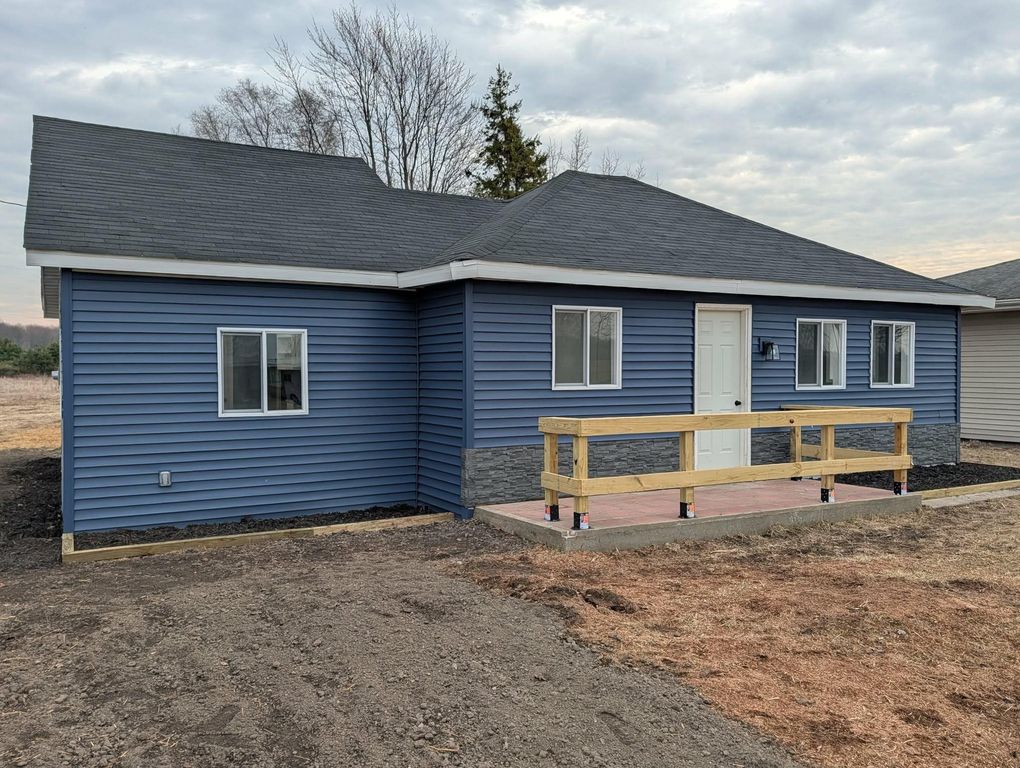 5526 N State Road, Alma, MI 48801