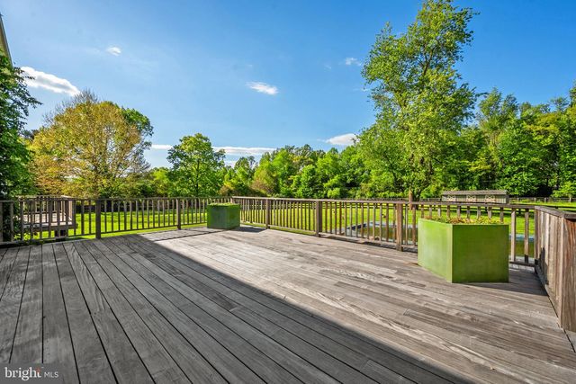 11748 THOMAS AVE, Great Falls, VA 22066
