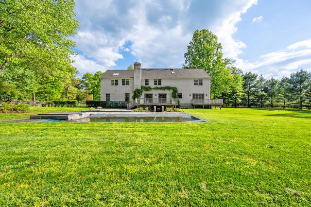 11748 THOMAS AVE, Great Falls, VA 22066