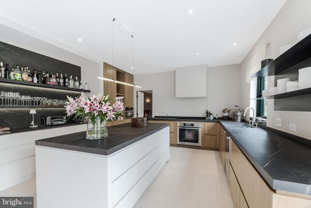 11748 THOMAS AVE, Great Falls, VA 22066