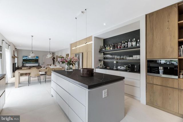 11748 THOMAS AVE, Great Falls, VA 22066