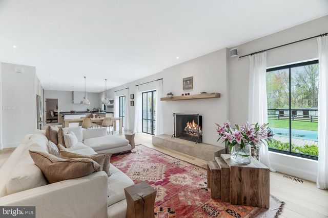 11748 THOMAS AVE, Great Falls, VA 22066