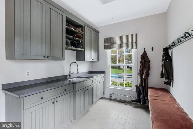 11748 THOMAS AVE, Great Falls, VA 22066