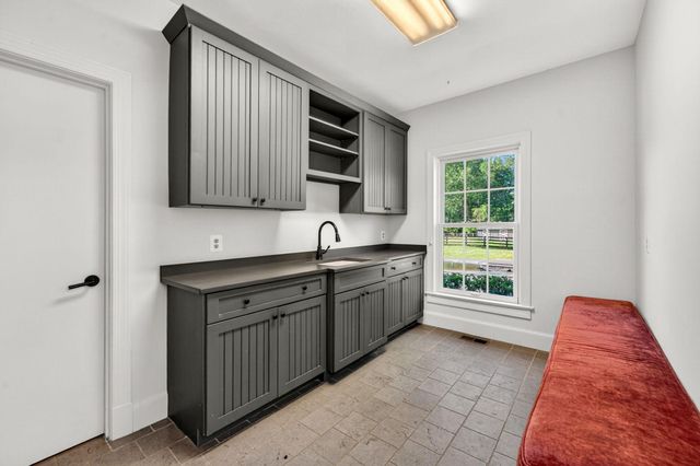 11748 THOMAS AVE, Great Falls, VA 22066