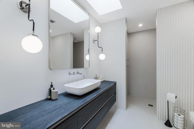 11748 THOMAS AVE, Great Falls, VA 22066