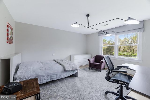 11748 THOMAS AVE, Great Falls, VA 22066