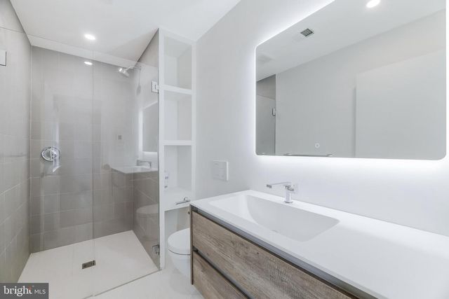 11748 THOMAS AVE, Great Falls, VA 22066