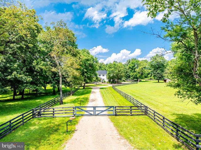 11748 THOMAS AVE, Great Falls, VA 22066