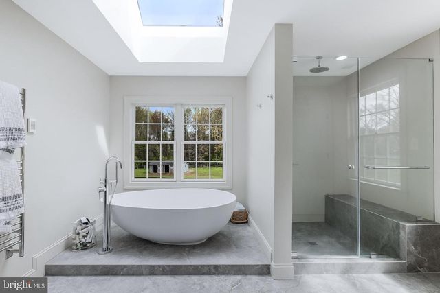 11748 THOMAS AVE, Great Falls, VA 22066