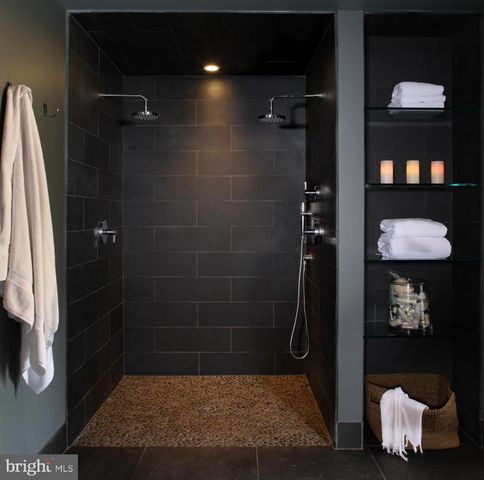 11748 THOMAS AVE, Great Falls, VA 22066