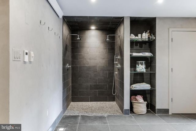 11748 THOMAS AVE, Great Falls, VA 22066