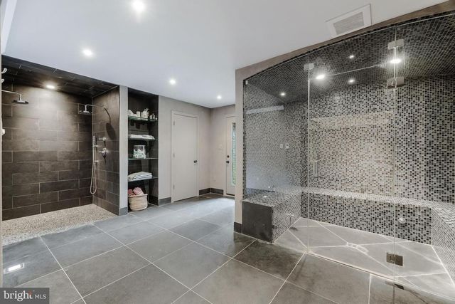 11748 THOMAS AVE, Great Falls, VA 22066