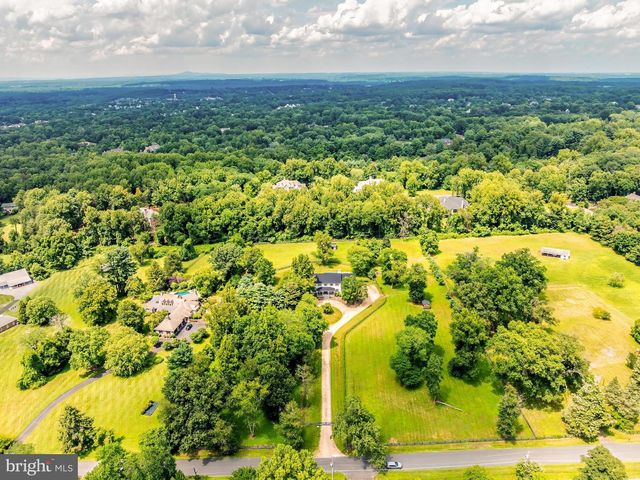 11748 THOMAS AVE, Great Falls, VA 22066