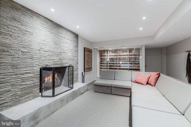 11748 THOMAS AVE, Great Falls, VA 22066