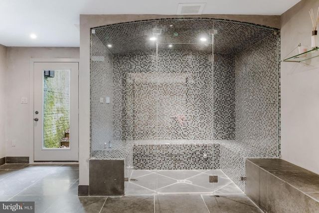 11748 THOMAS AVE, Great Falls, VA 22066