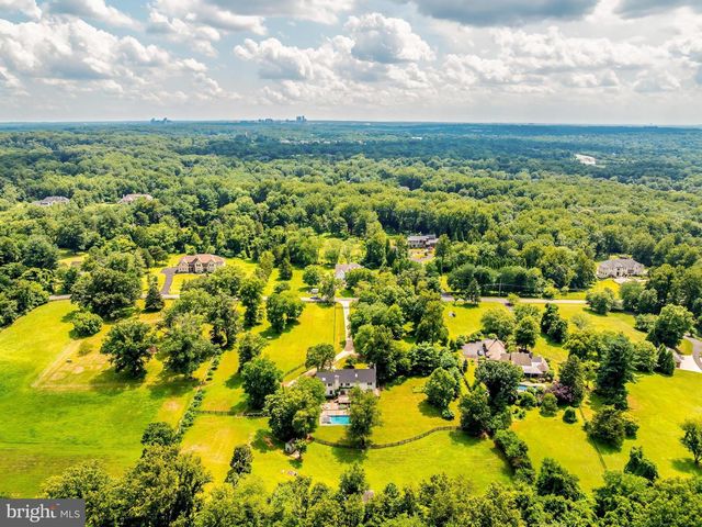 11748 THOMAS AVE, Great Falls, VA 22066