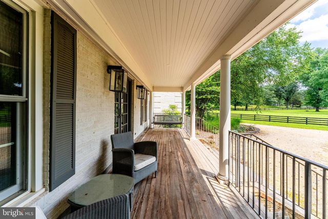 11748 THOMAS AVE, Great Falls, VA 22066