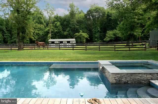 11748 THOMAS AVE, Great Falls, VA 22066