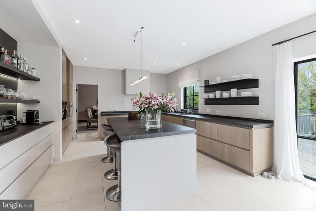 11748 THOMAS AVE, Great Falls, VA 22066