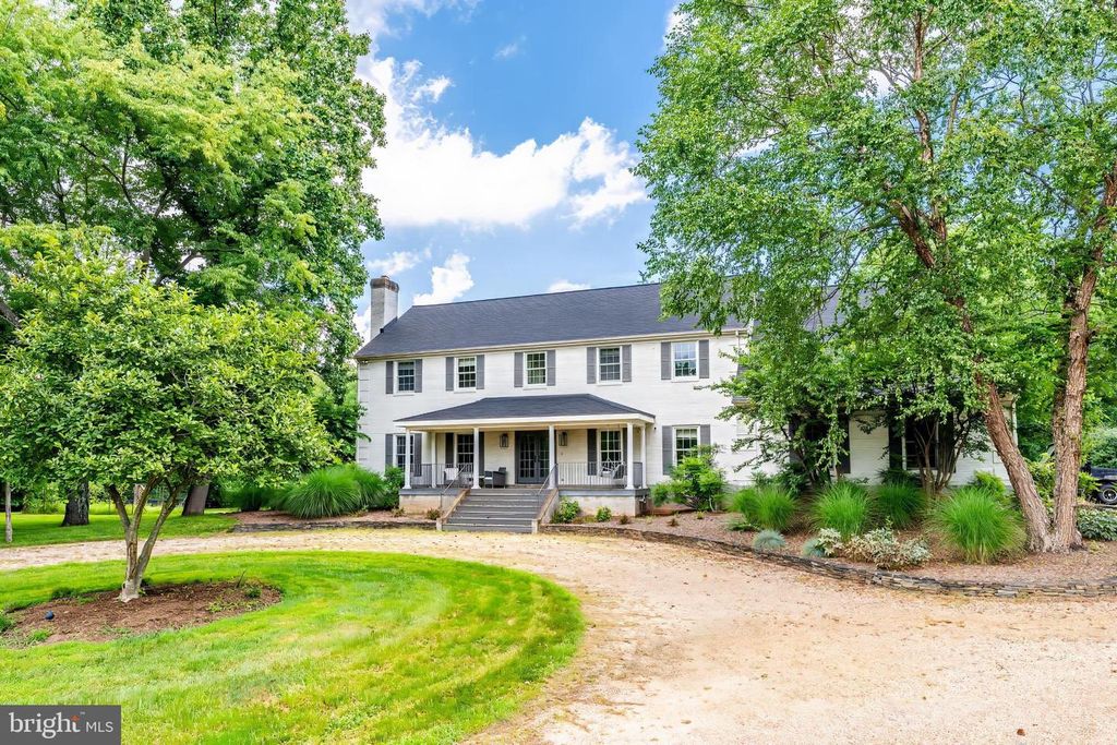 11748 THOMAS AVE, Great Falls, VA 22066