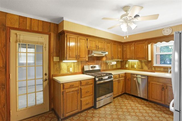 607 W Mcneese St Street, Lake Charles, LA 70605