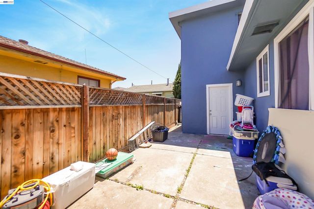 2504 78Th Ave, Oakland, CA 94605