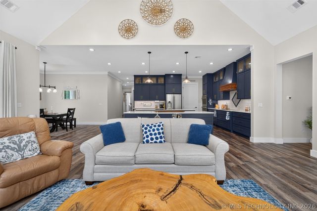 12902 S 20th Place E, Jenks, OK 74037