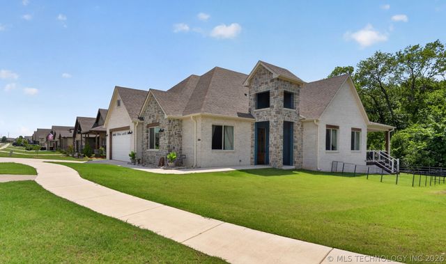 12902 S 20th Place E, Jenks, OK 74037