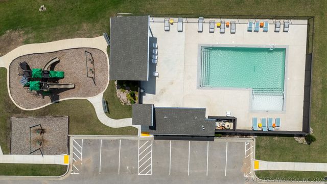 12902 S 20th Place E, Jenks, OK 74037