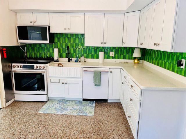 3208 E MARITANA DRIVE, St Pete Beach, FL 33706