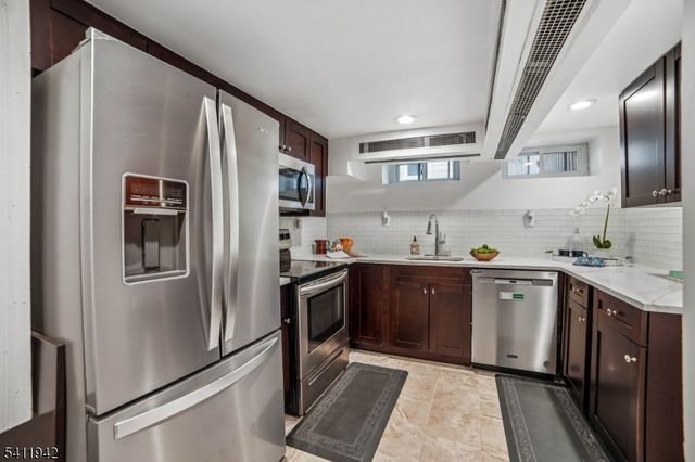 564 Sinclair Terrace, South Orange Village Twp., NJ 07079