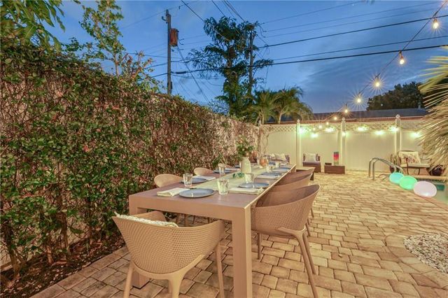 1517 NE 17th Terrace, Fort Lauderdale, FL 33304