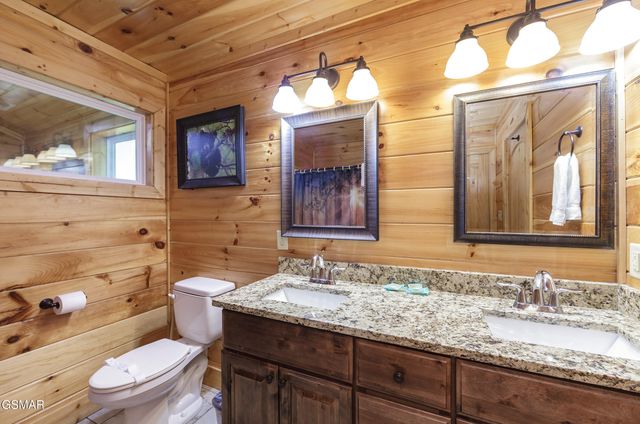 714 Mountain Stream Way, Gatlinburg, TN 37738