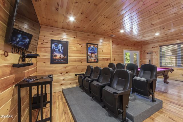 714 Mountain Stream Way, Gatlinburg, TN 37738