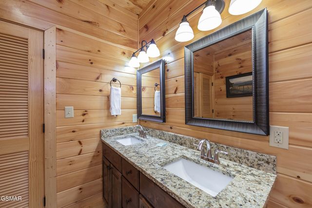 714 Mountain Stream Way, Gatlinburg, TN 37738