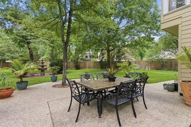 11 Dovewing Place, Spring, TX 77382