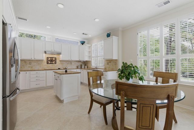 11 Dovewing Place, Spring, TX 77382