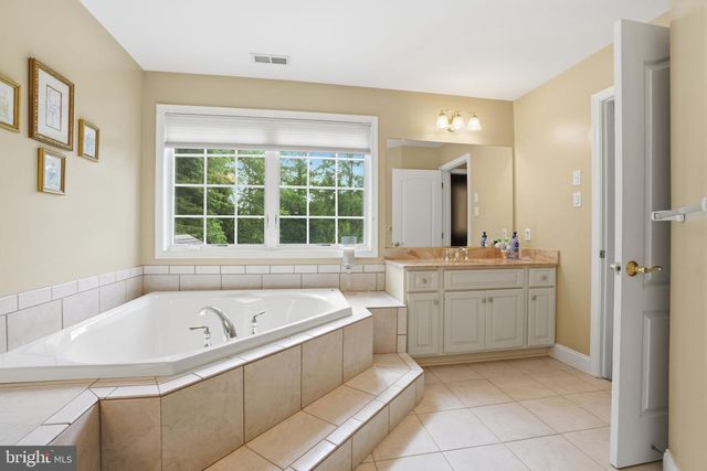 1588 WRIGHTSTOWN RD, Newtown, PA 18940