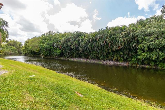 417 Vista Isles Drive 2322, Sunrise, FL 33325