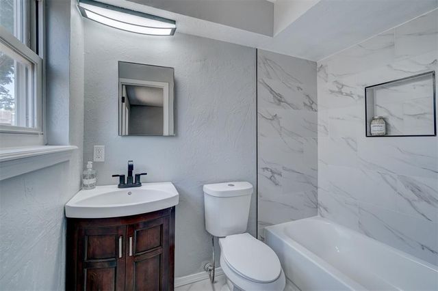 609 Crown Drive, Yukon, OK 73099