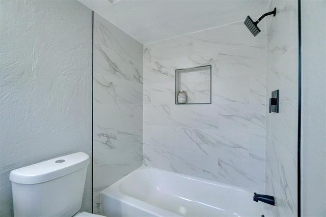 609 Crown Drive, Yukon, OK 73099