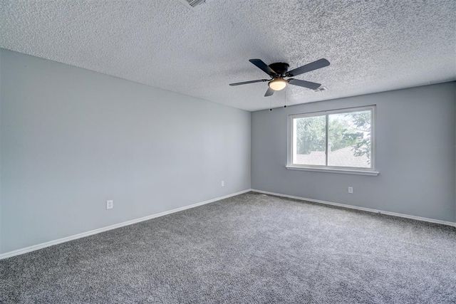 609 Crown Drive, Yukon, OK 73099