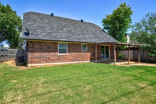 609 Crown Drive, Yukon, OK 73099