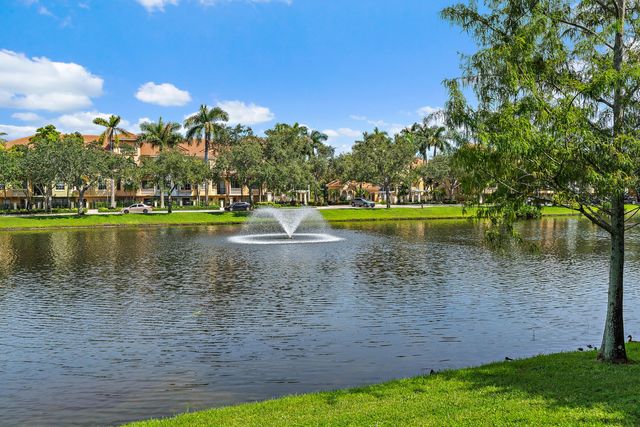 2807 Veronia Drive 107, Palm Beach Gardens, FL 33410