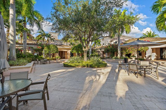 2807 Veronia Drive 107, Palm Beach Gardens, FL 33410