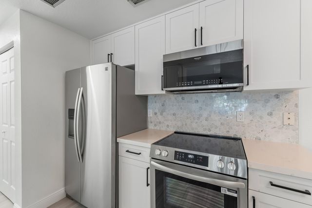 2807 Veronia Drive 107, Palm Beach Gardens, FL 33410