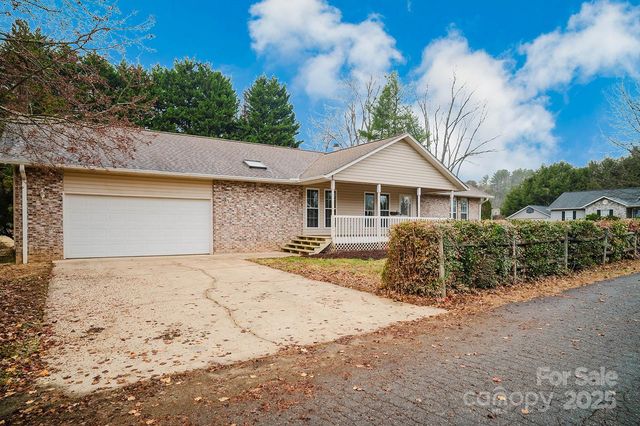 13 Cameron Drive, Etowah, NC 28729